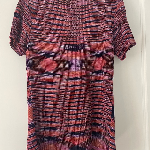 Gorgeous Missoni scoop neck top - Picture 3 of 3